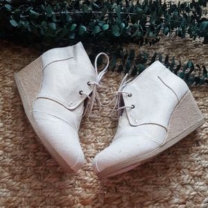 Cream Linen Wedges